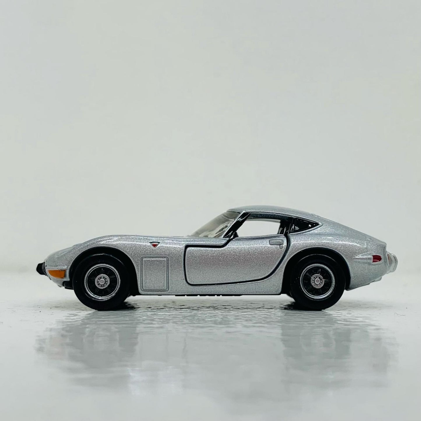 【中古】 トヨタ 2000GT(シルバー) 1/59 トミカプレミアム