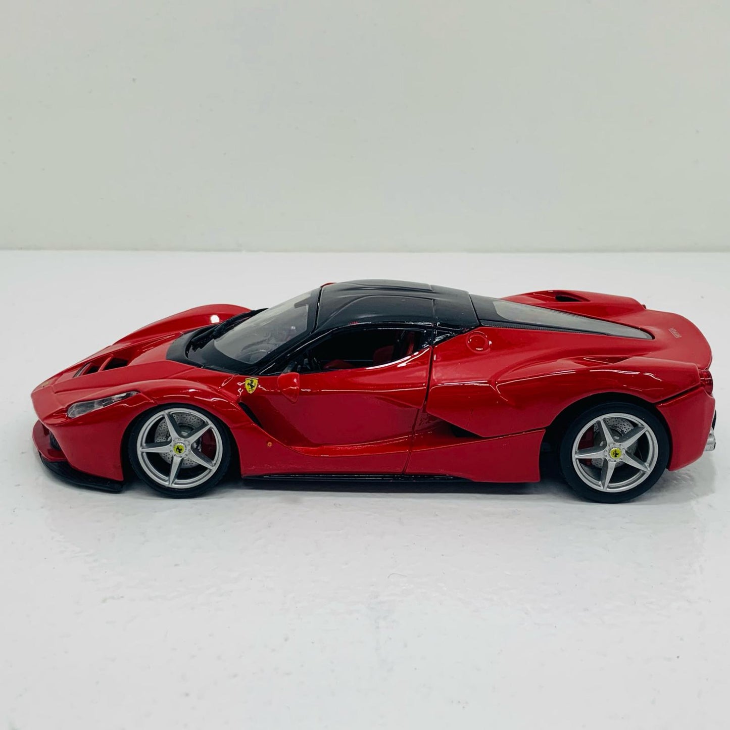 【中古】 '1/24 LaFerrari(レッド×ブラック) -ラ フェラーリ- 「FERRARI RACE＆PLAY」 [18-26000]'