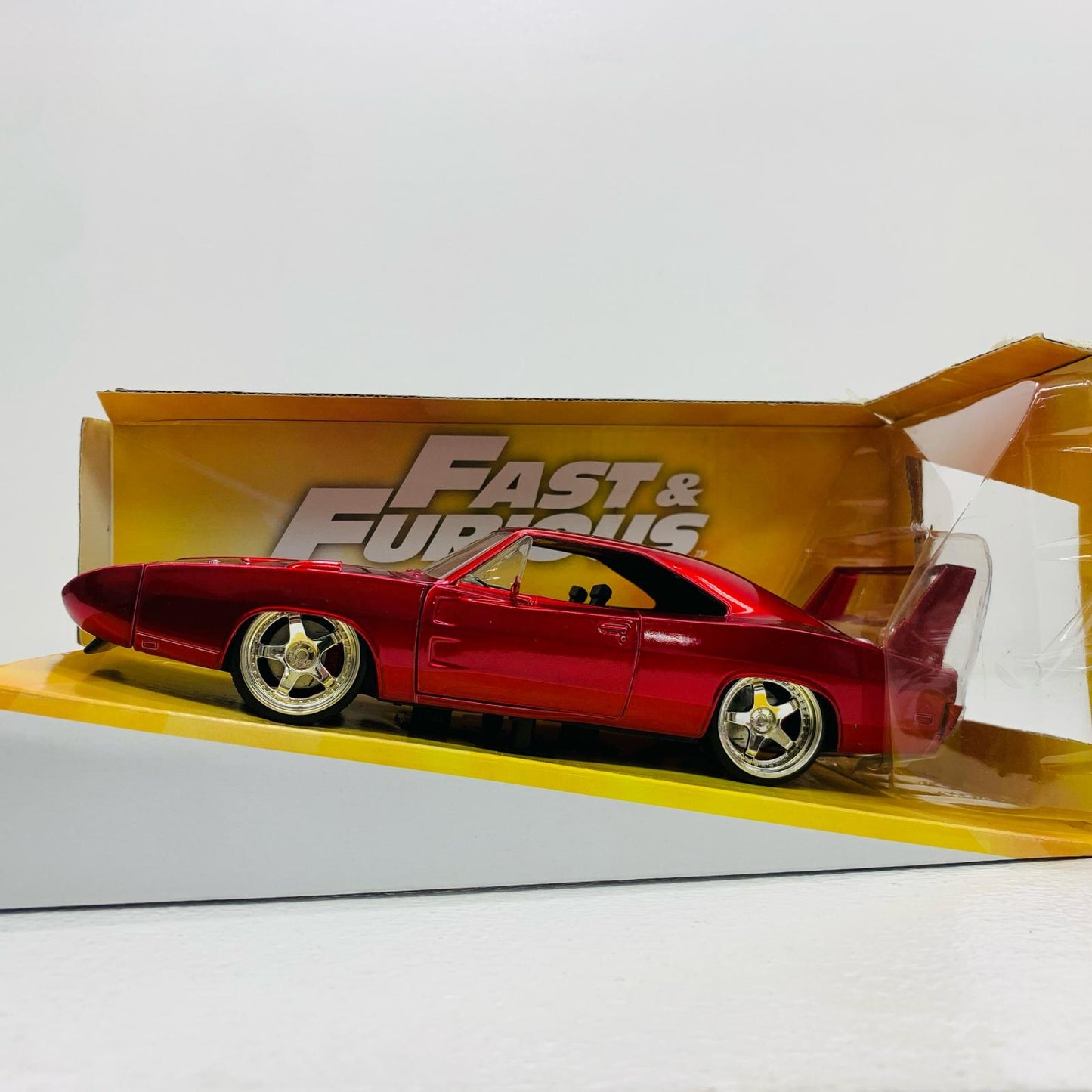 【中古】 Dom’s Dodge Charger Daytona 1/24 ミニカー ワイルド