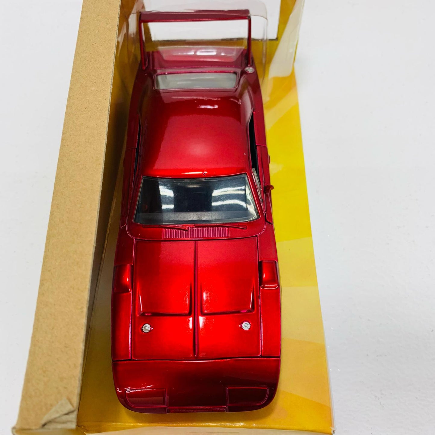 【中古】 Dom’s Dodge Charger Daytona 1/24 ミニカー ワイルド