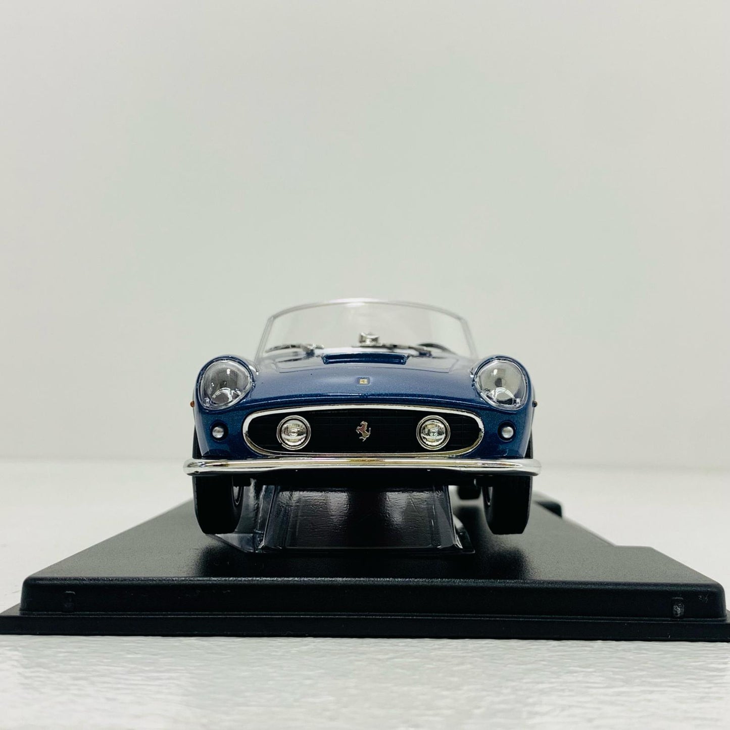 【中古】 Ferrari 250 CALIFORNIA 1957(ブルー) 1/24 ミニカー 同梱