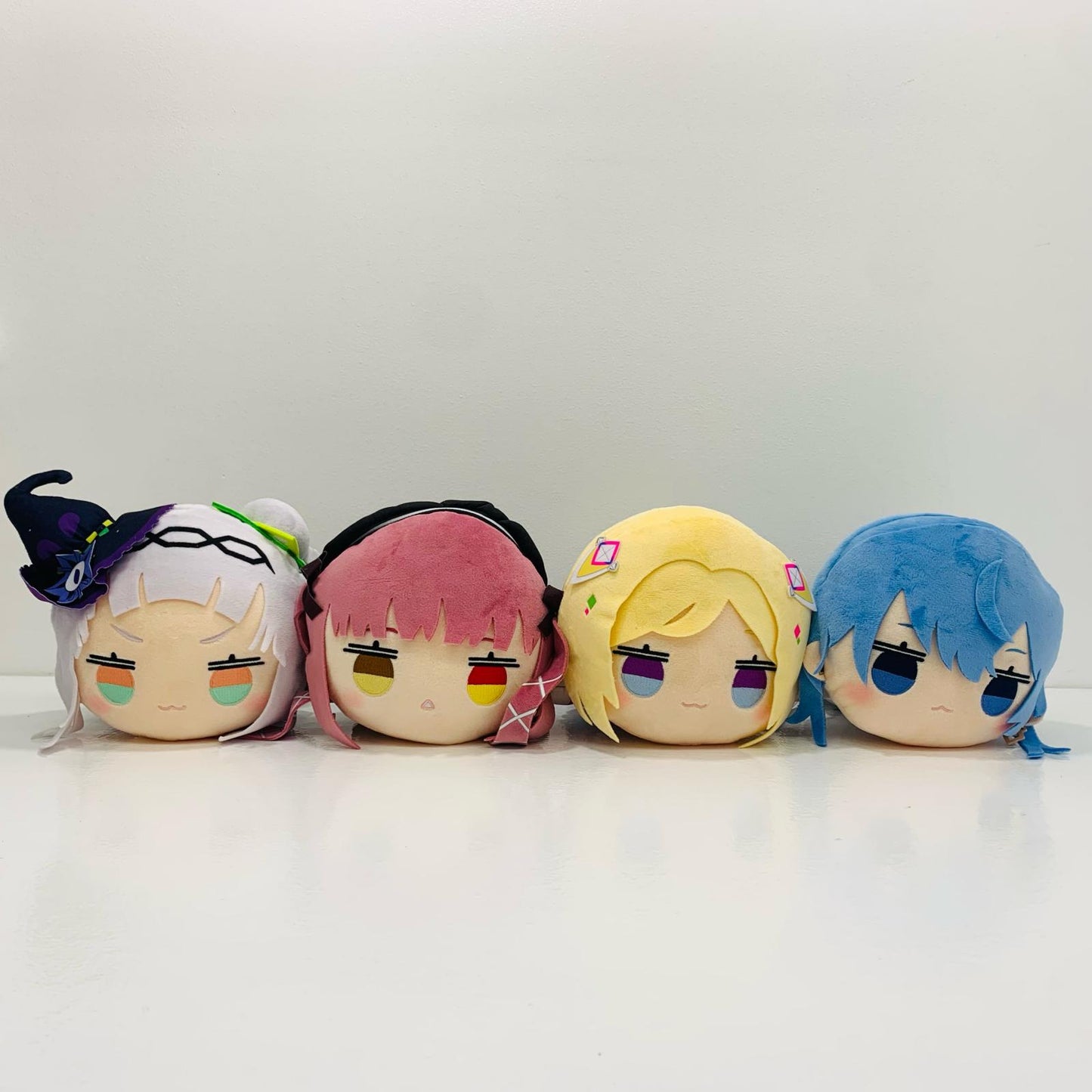 [Used] Nesoberi Plushies Hoshimachi Suisei & Houshou Marine & Aki Rosenthal & Murasaki Shion 4-piece set