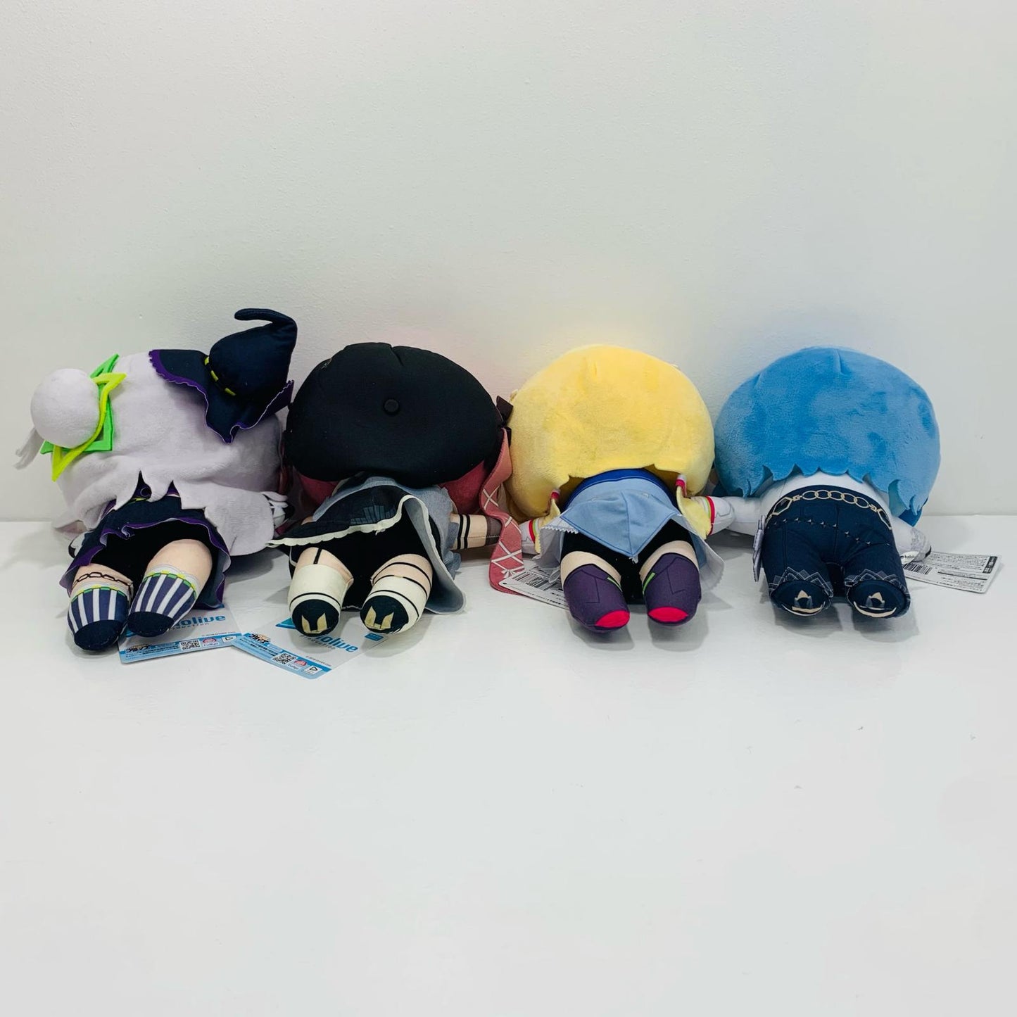 [Used] Nesoberi Plushies Hoshimachi Suisei & Houshou Marine & Aki Rosenthal & Murasaki Shion 4-piece set