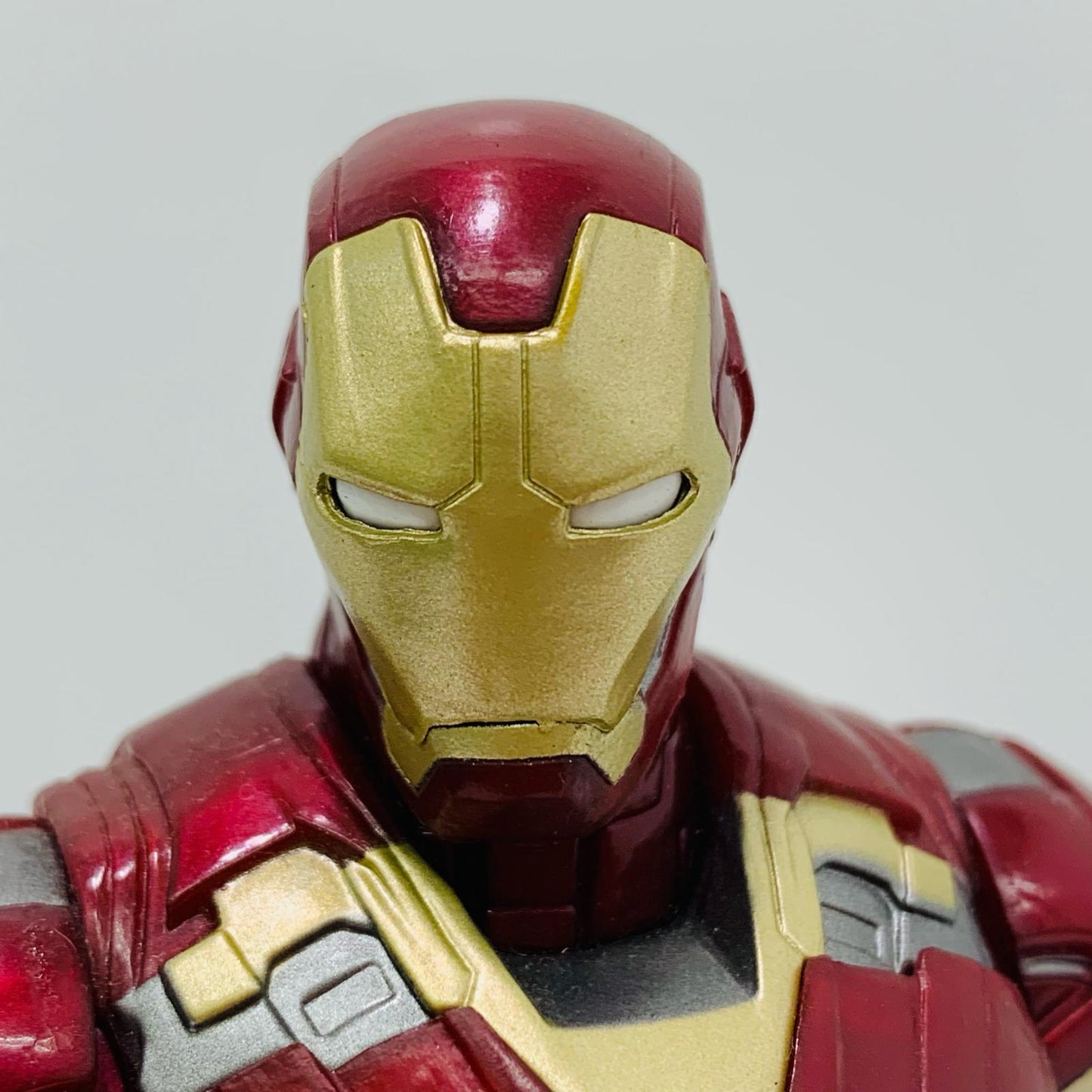 【中古】 アイアンマン マーク45 「アベンジャーズ/エイジ・オブ・ウルトロン」 MARVEL UNIVERSE 1/10 プレミアムフィギュア【フィギュア】