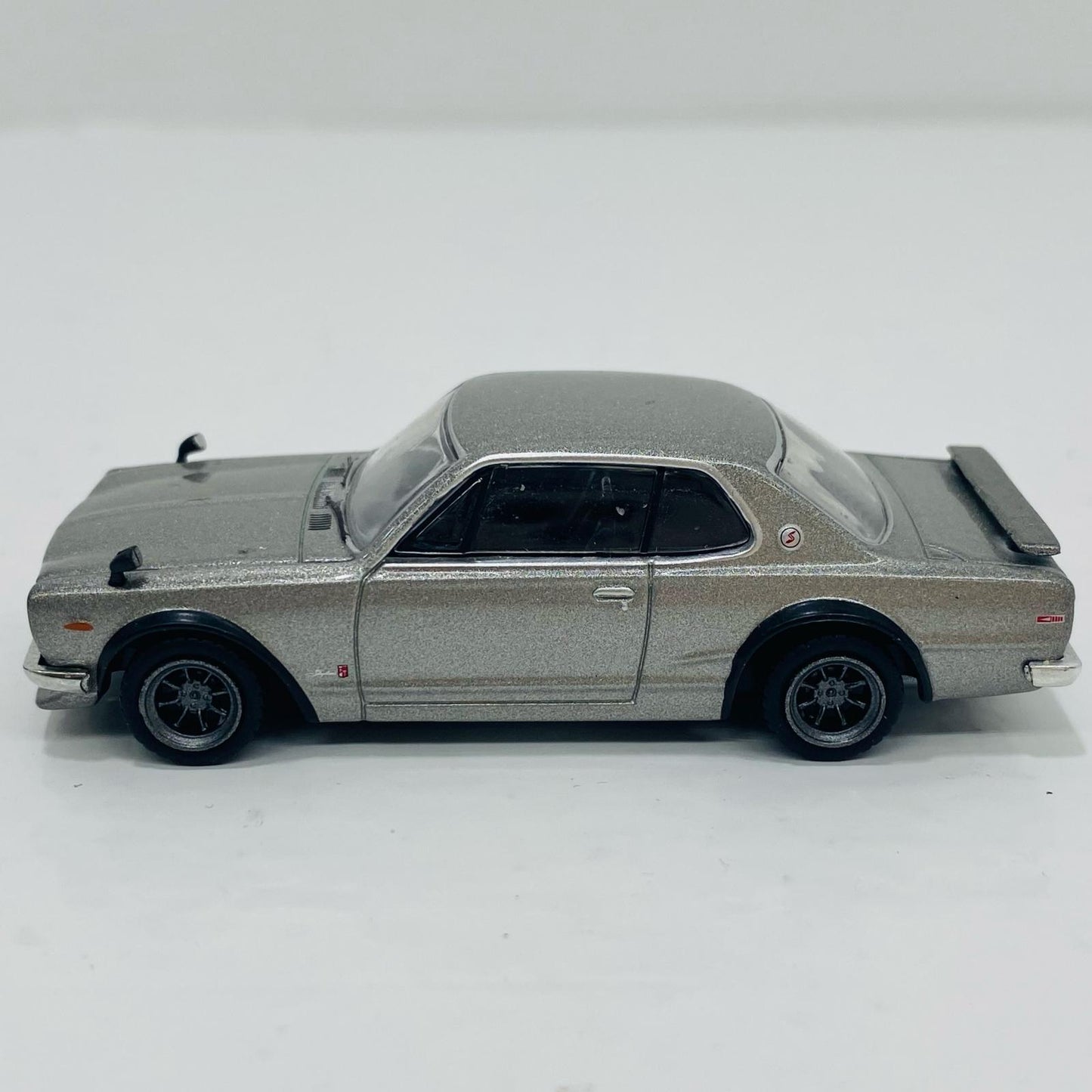 【中古】 1/64 Nissan Skyline 2000 GT-R KPGC10(シルバー)