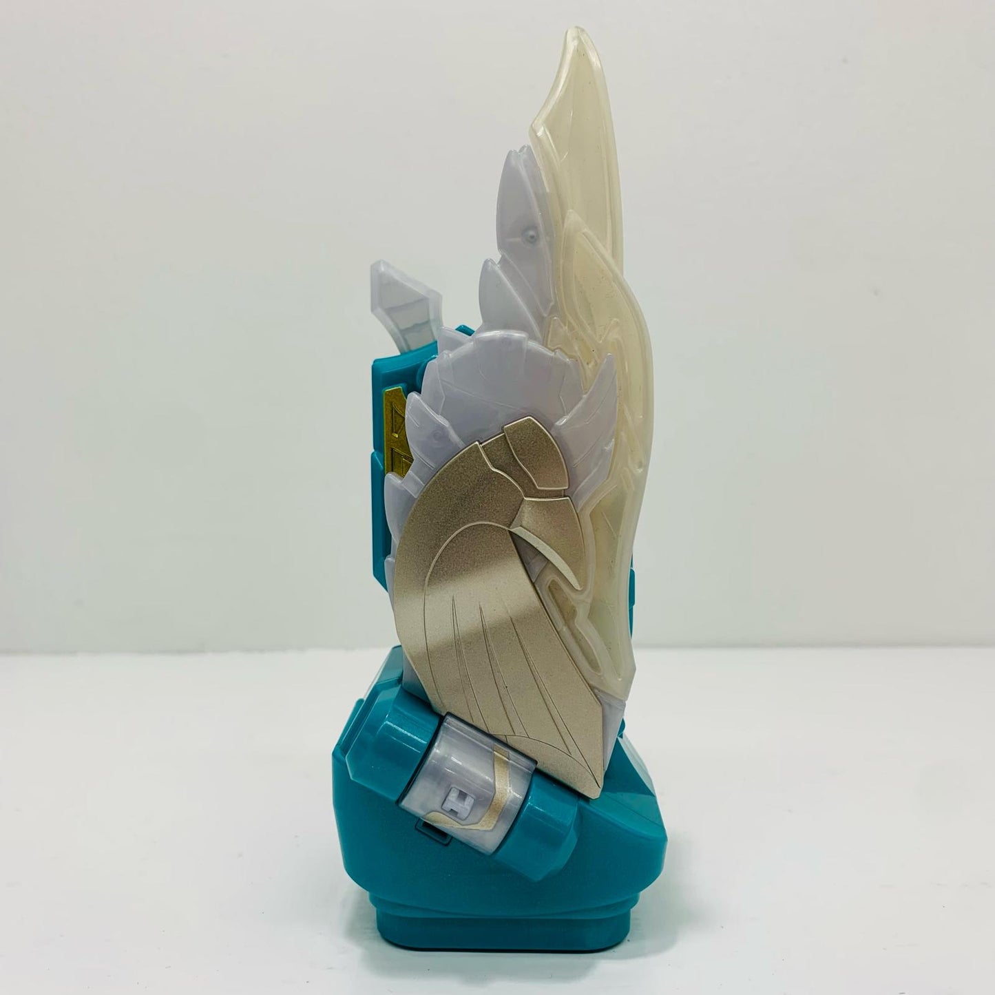 DX Holy Wing Vistamp "Kamen Rider Revice"