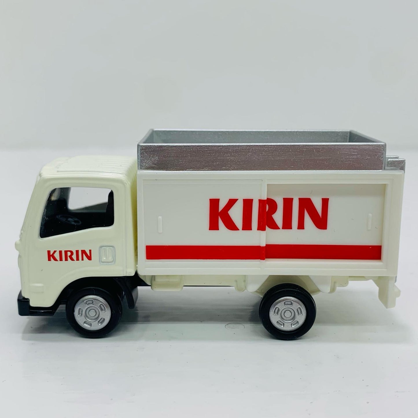 Kirin Route Truck Miniature Car (White x Silver) Prize from Kirin's "Win a Route Truck Miniature Car by Drinking the New Nama-cha" Campaign