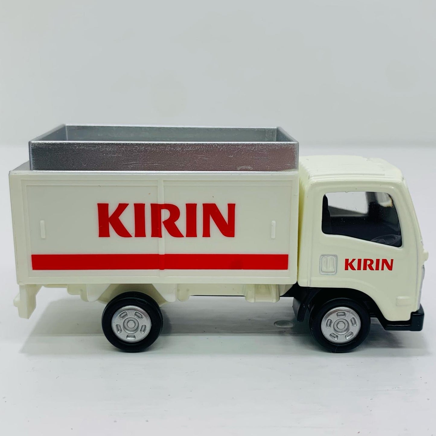 Kirin Route Truck Miniature Car (White x Silver) Prize from Kirin's "Win a Route Truck Miniature Car by Drinking the New Nama-cha" Campaign
