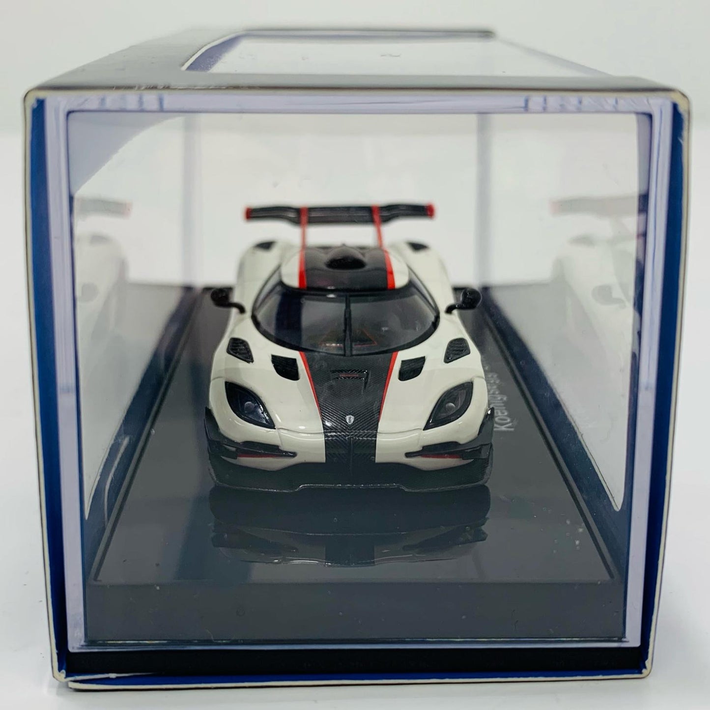 1/64 Koenigsegg One:1 (White x Carbon Black x Red) "AUTOART Composite Model Series"