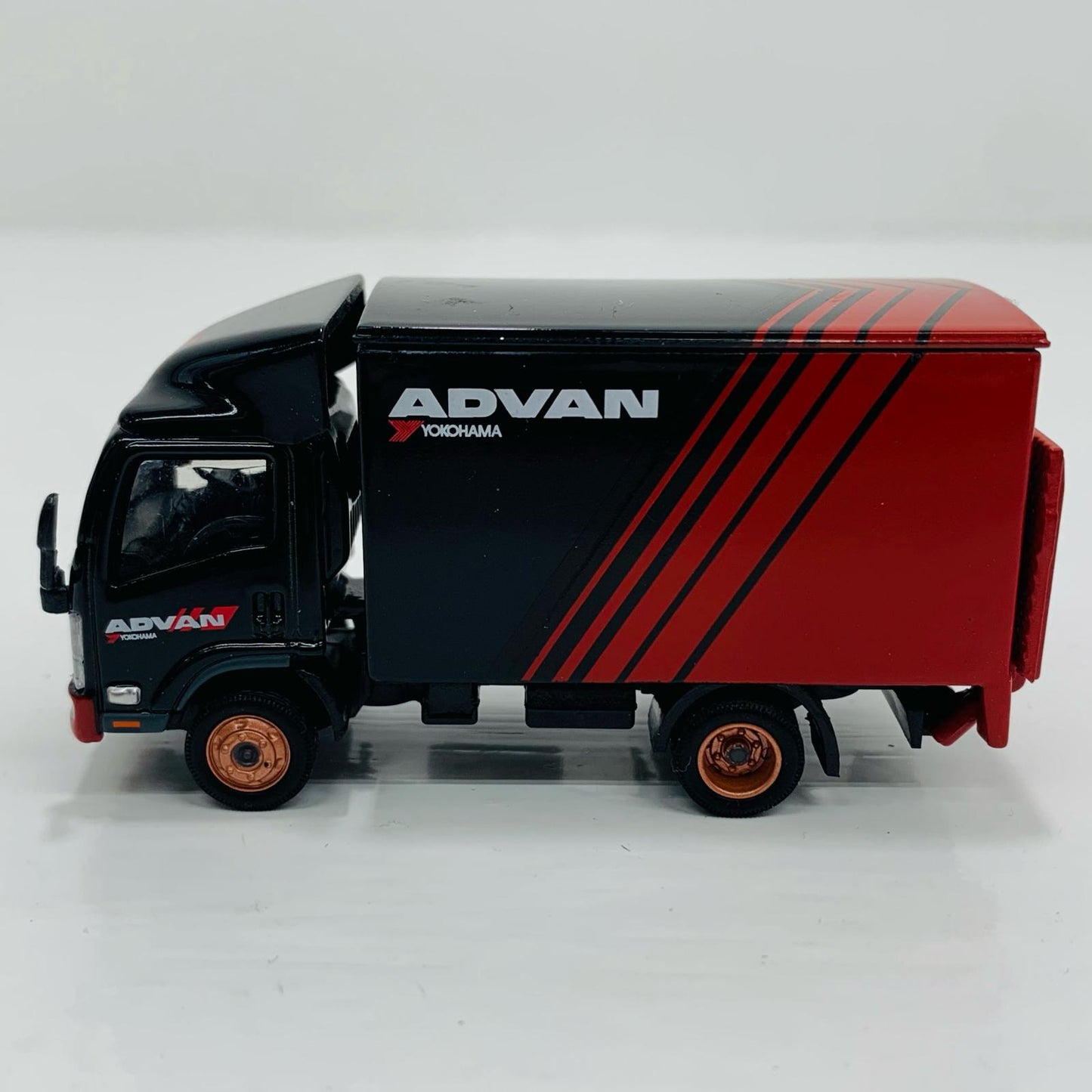 Tiny City JP3 Isuzu Elf "ADVAN"