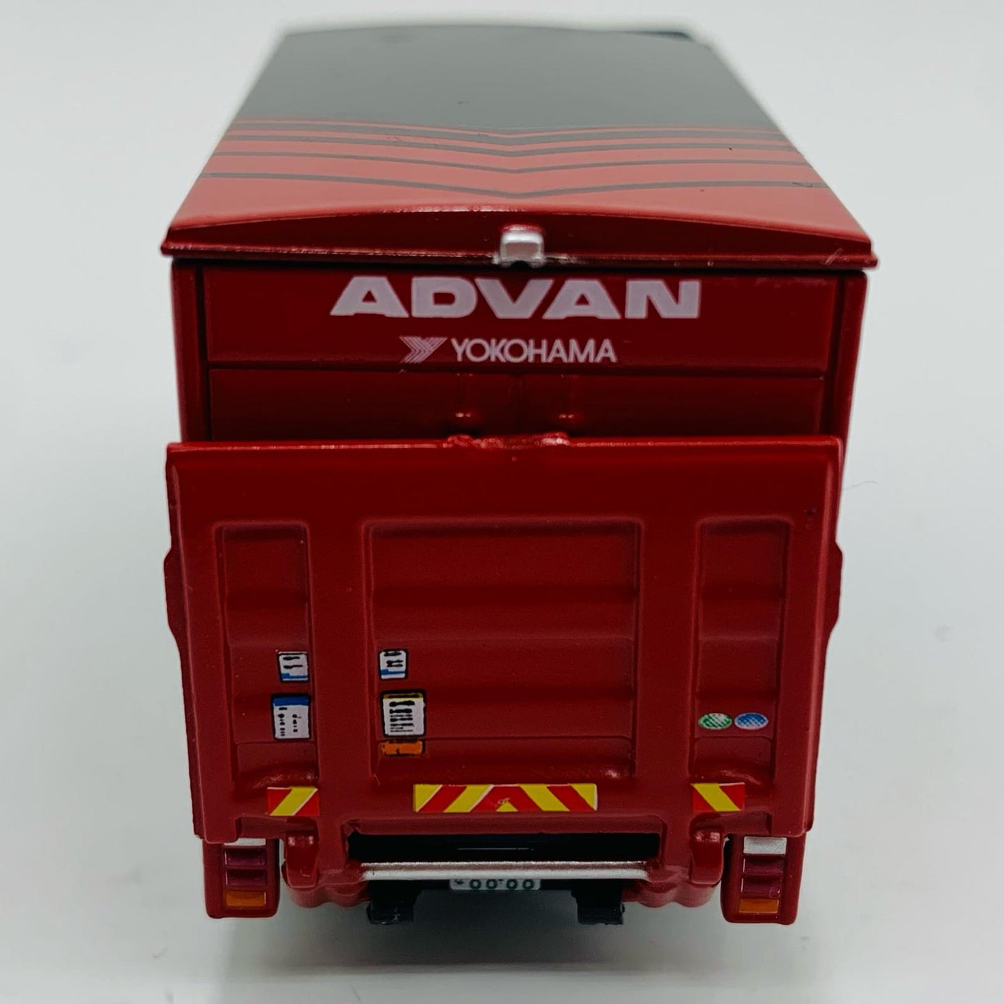 Tiny City JP3 Isuzu Elf "ADVAN"