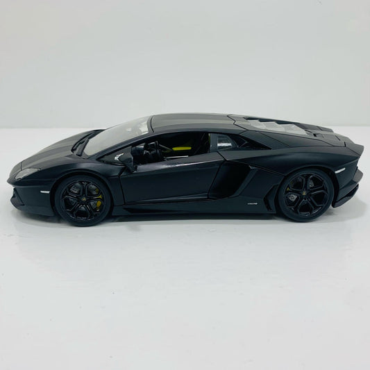 【中古】 1/18 LAMBORGHINI AVENTADOR LP700-4(ブラック)