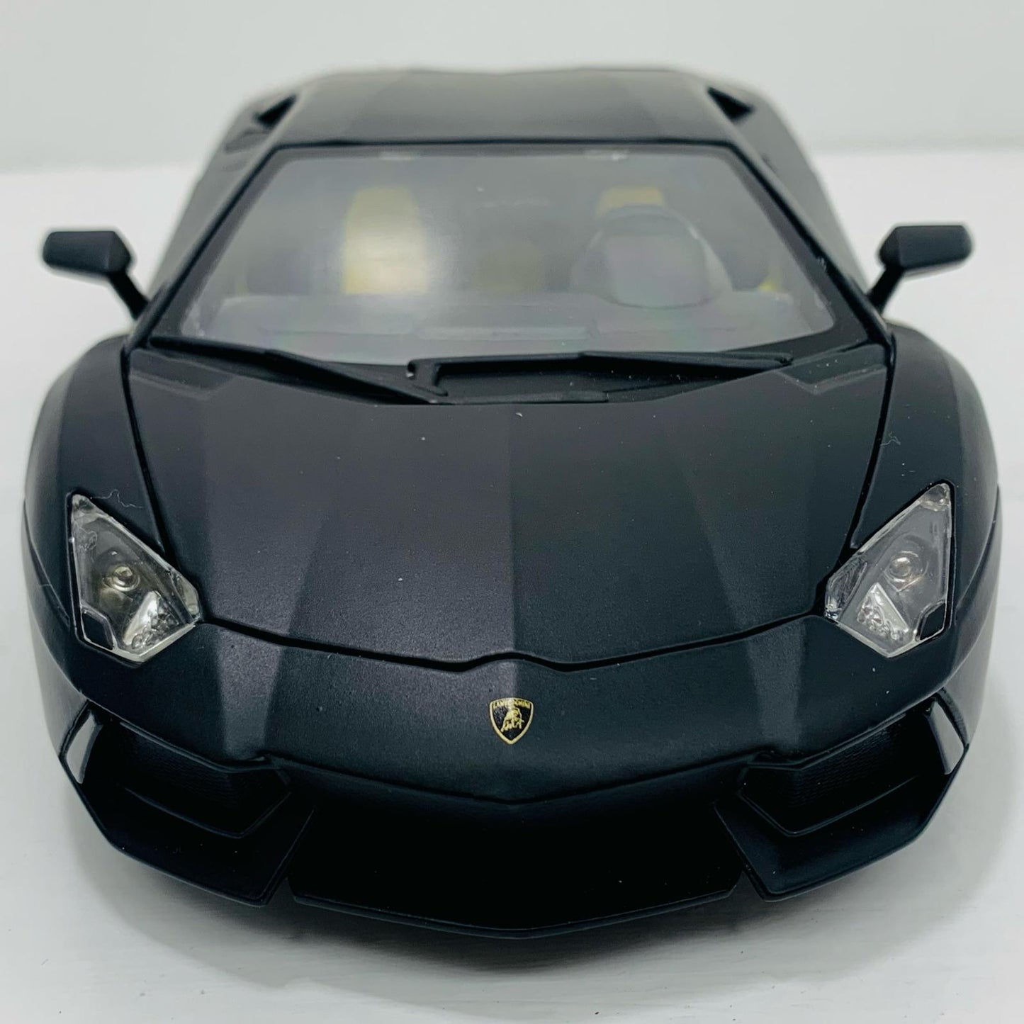 [Used] 1/18 LAMBORGHINI AVENTADOR LP700-4 (Black)