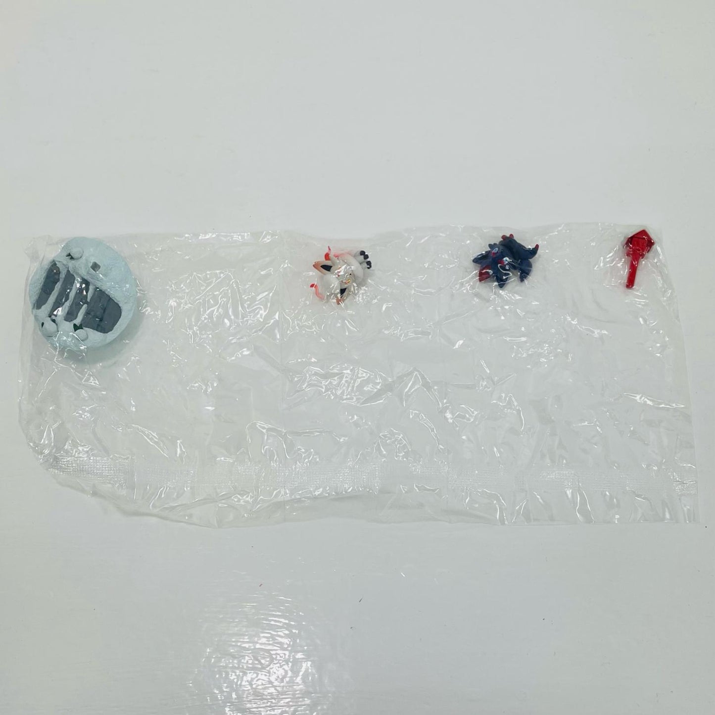 5. Zorua & Zorua (Hisuian Form) "Pokémon Terrarium Collection 14" [Figure]