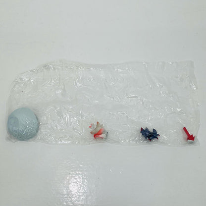 5. Zorua & Zorua (Hisuian Form) "Pokémon Terrarium Collection 14" [Figure]