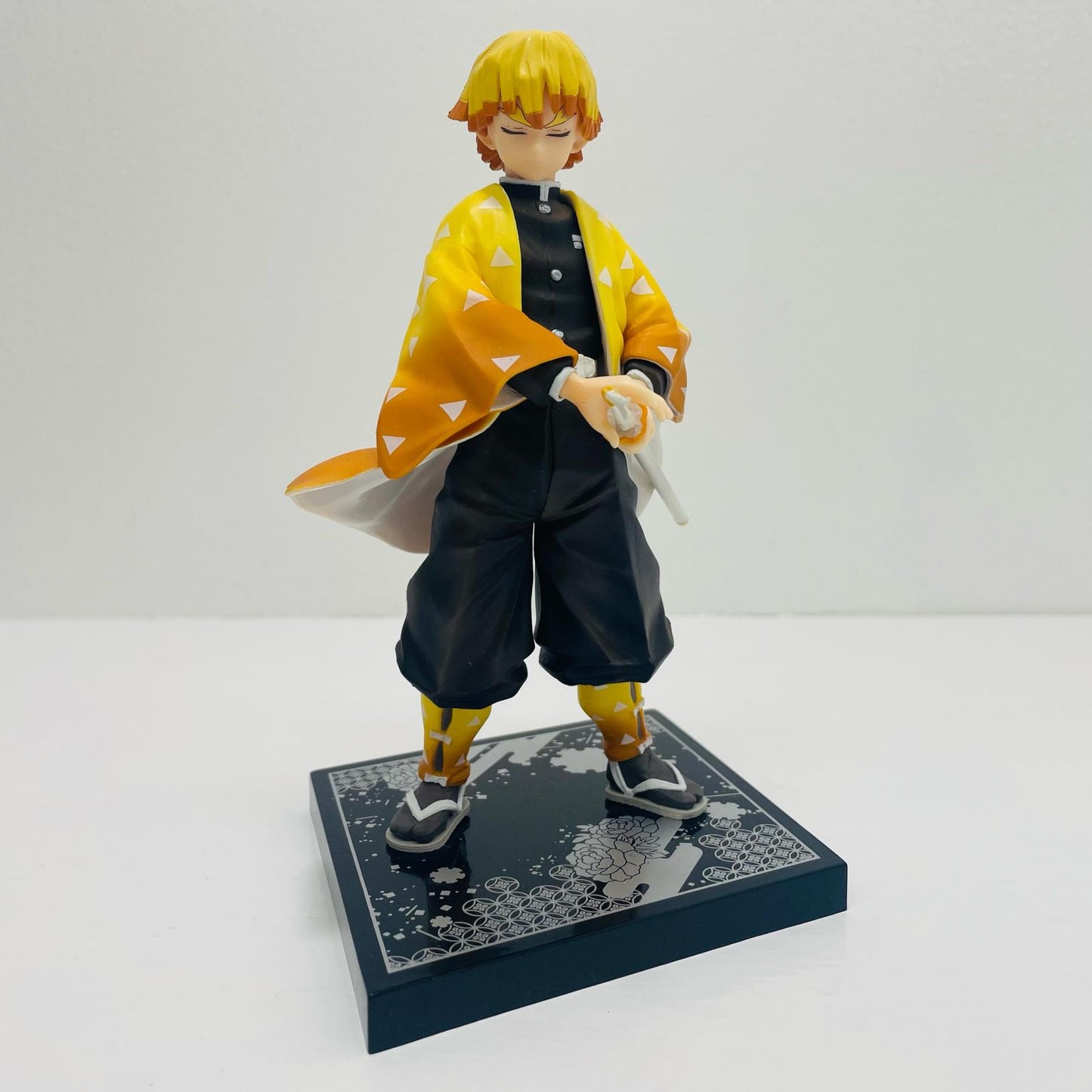 Agatsuma Zenitsu "Ichiban Kuji Demon Slayer: Kimetsu no Yaiba -Shi- Dare Yori mo Kyojin na Yaiba to Nare" C Prize Figure [Figure]