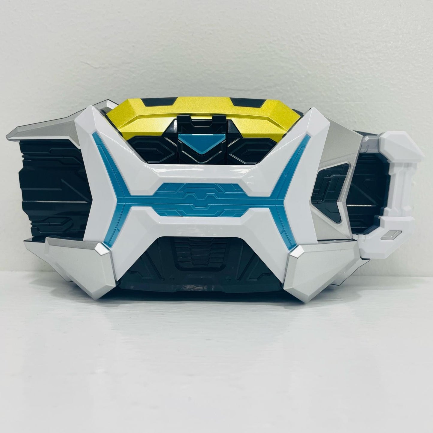 変身ベルトPREMIUMDXゼインドライバー「仮面ライダーアウトサイダーズ」プレミアムバンダイ限定