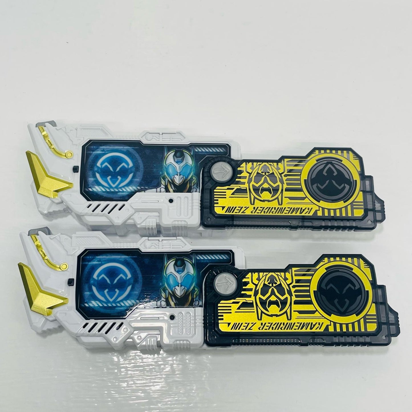 変身ベルトPREMIUMDXゼインドライバー「仮面ライダーアウトサイダーズ」プレミアムバンダイ限定