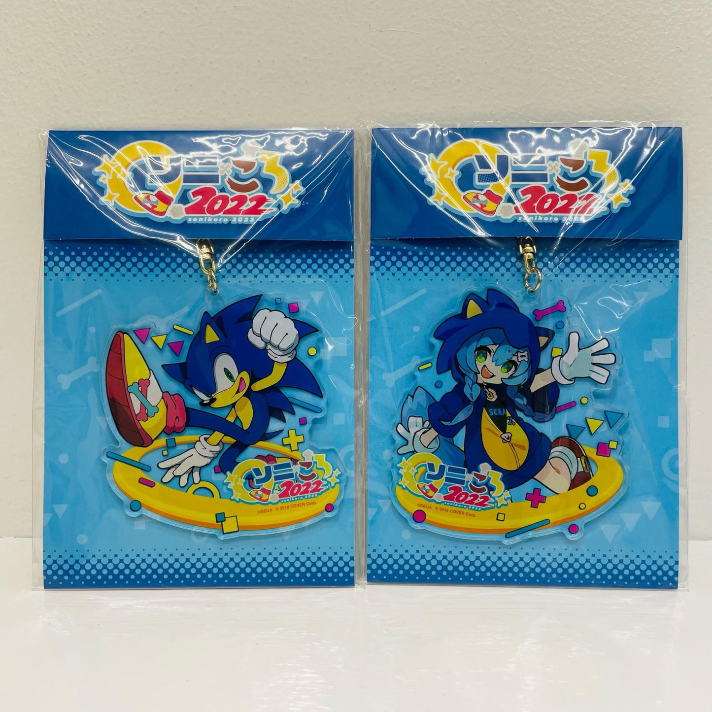Inugami Korone x Sonic the Hedgehog Acrylic Keychain "SoniKoro 2022 Piki Piki Supersonic Collaboration Cafe"