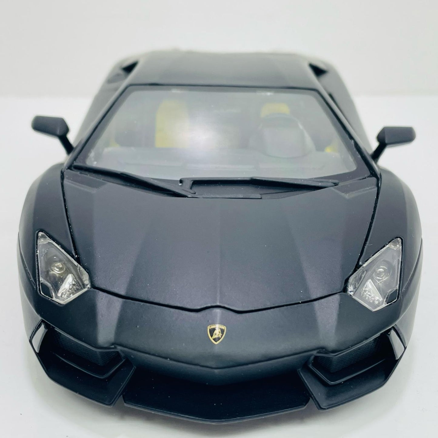 1/18 Lamborghini Aventador LP 700-4 (Black)