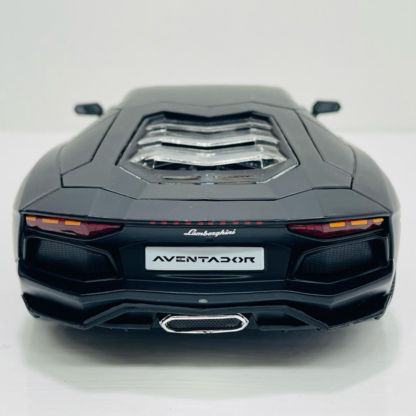 1/18 Lamborghini Aventador LP 700-4 (Black)