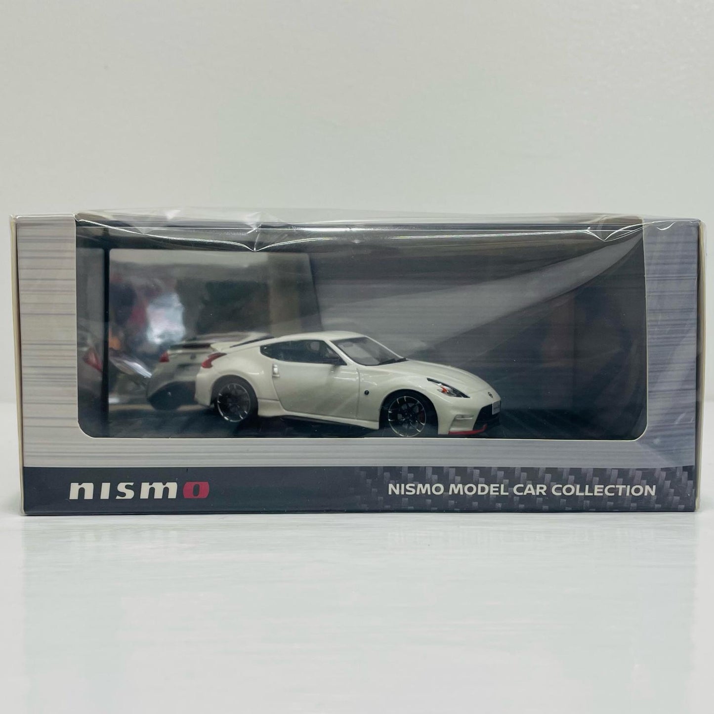 1/43 FAIRLADY Z NISMO(ブリリアントホワイトパール)
