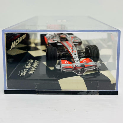 1/43 VODAFONE McLAREN MERCEDES SHOWCAR 2008 Mobil #23(シルバー×レッド)
