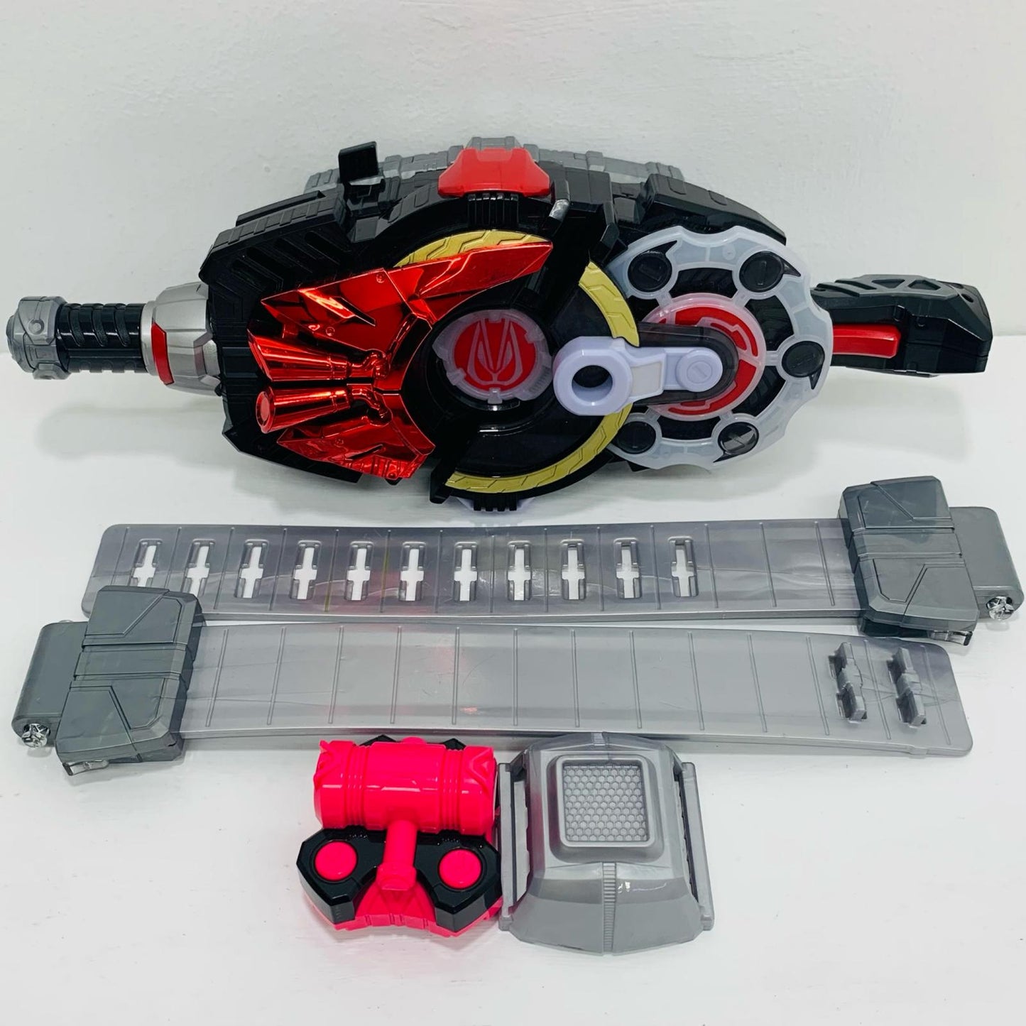変身ベルトDXデザイアドライバー「仮面ライダーギーツ」