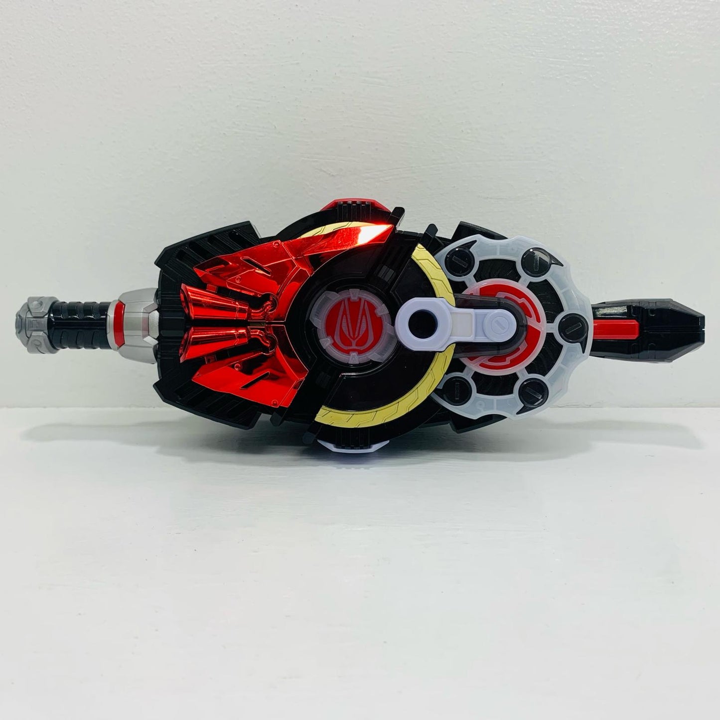 変身ベルトDXデザイアドライバー「仮面ライダーギーツ」