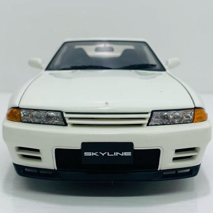 1/18 NISSAN SKYLINE GT-R R32 (クリスタルホワイト)