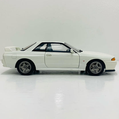 1/18 NISSAN SKYLINE GT-R R32 (クリスタルホワイト)