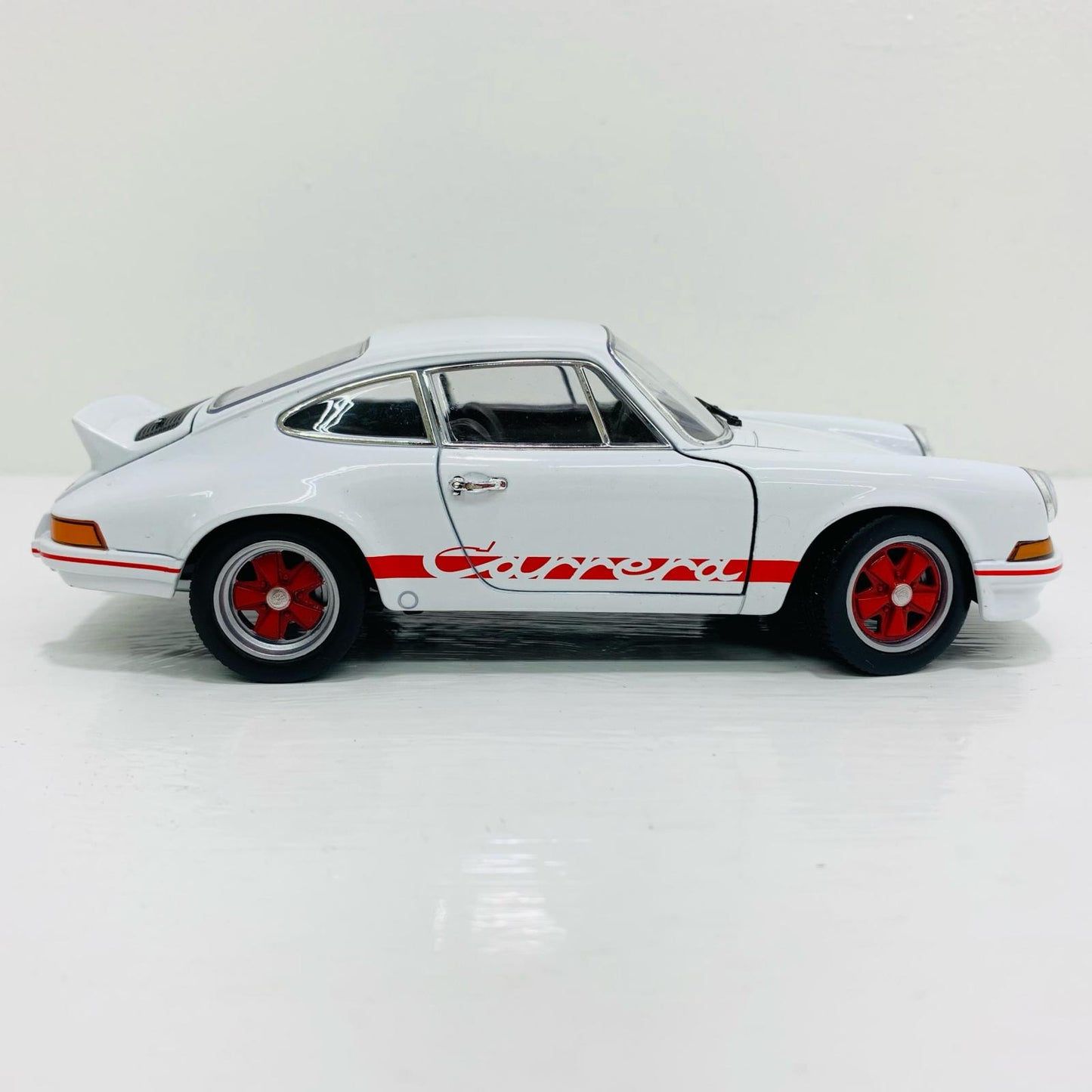 1/24 ポルシェ 911 カレラ RS 2.7(ホワイト) [WE24086W]