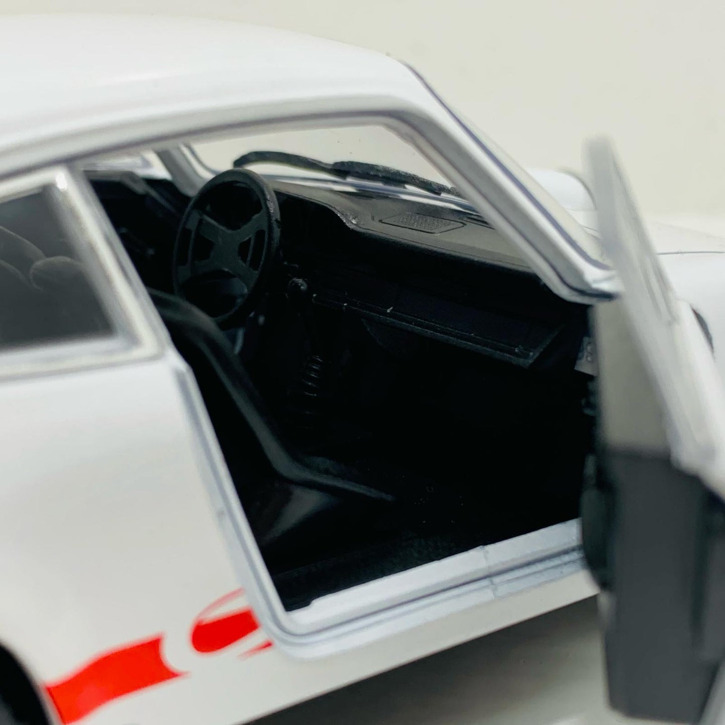 1/24 ポルシェ 911 カレラ RS 2.7(ホワイト) [WE24086W]