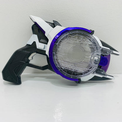 フィギュア [初期不良品/初回特典付き]PREMIUMDXメモリアルレーザーレイズライザー「仮面ライダーギーツ」プレミアムバンダイ限定【フィギュア】【飾磨店】