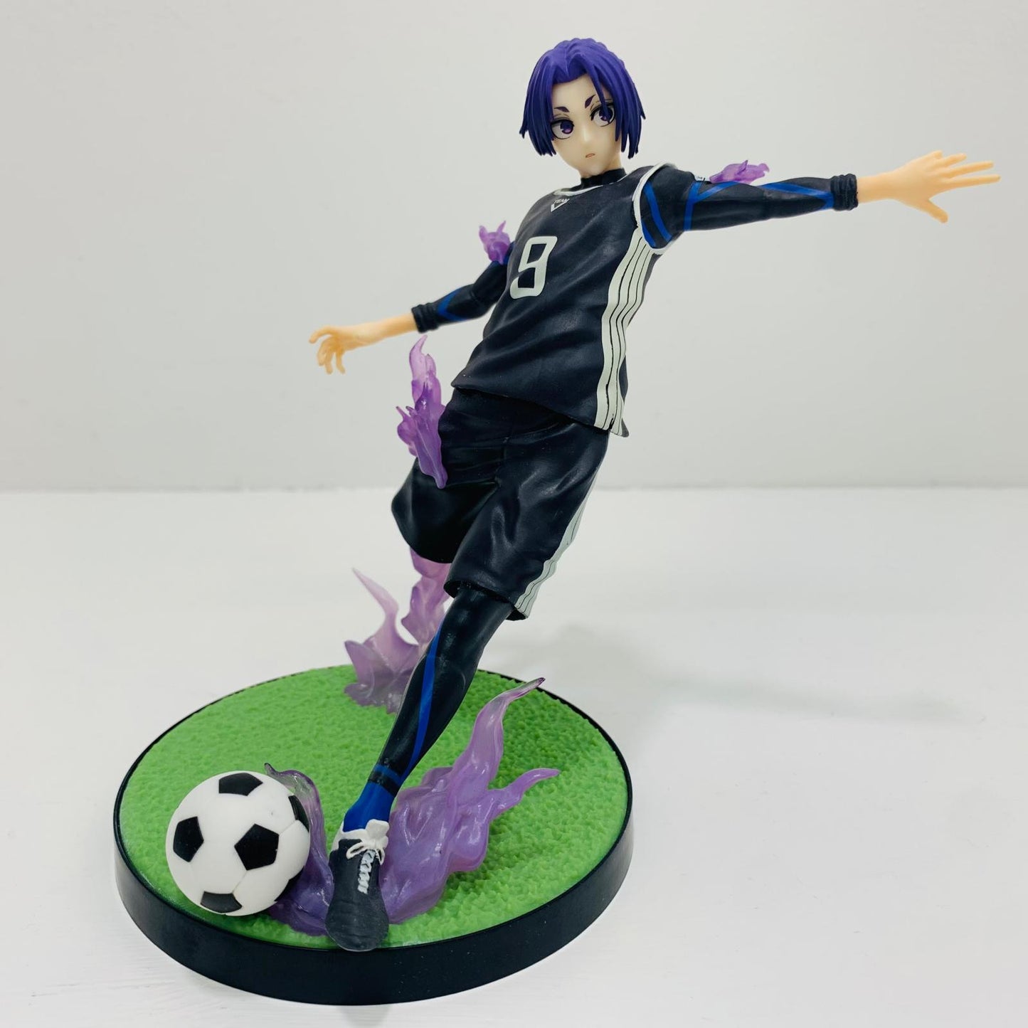 フィギュア D賞/御影玲王フィギュア「武器を持て破壊者(ストライカー)よ!!/一番くじブルーロック」 一番くじ D賞【フィギュア】【飾磨店】