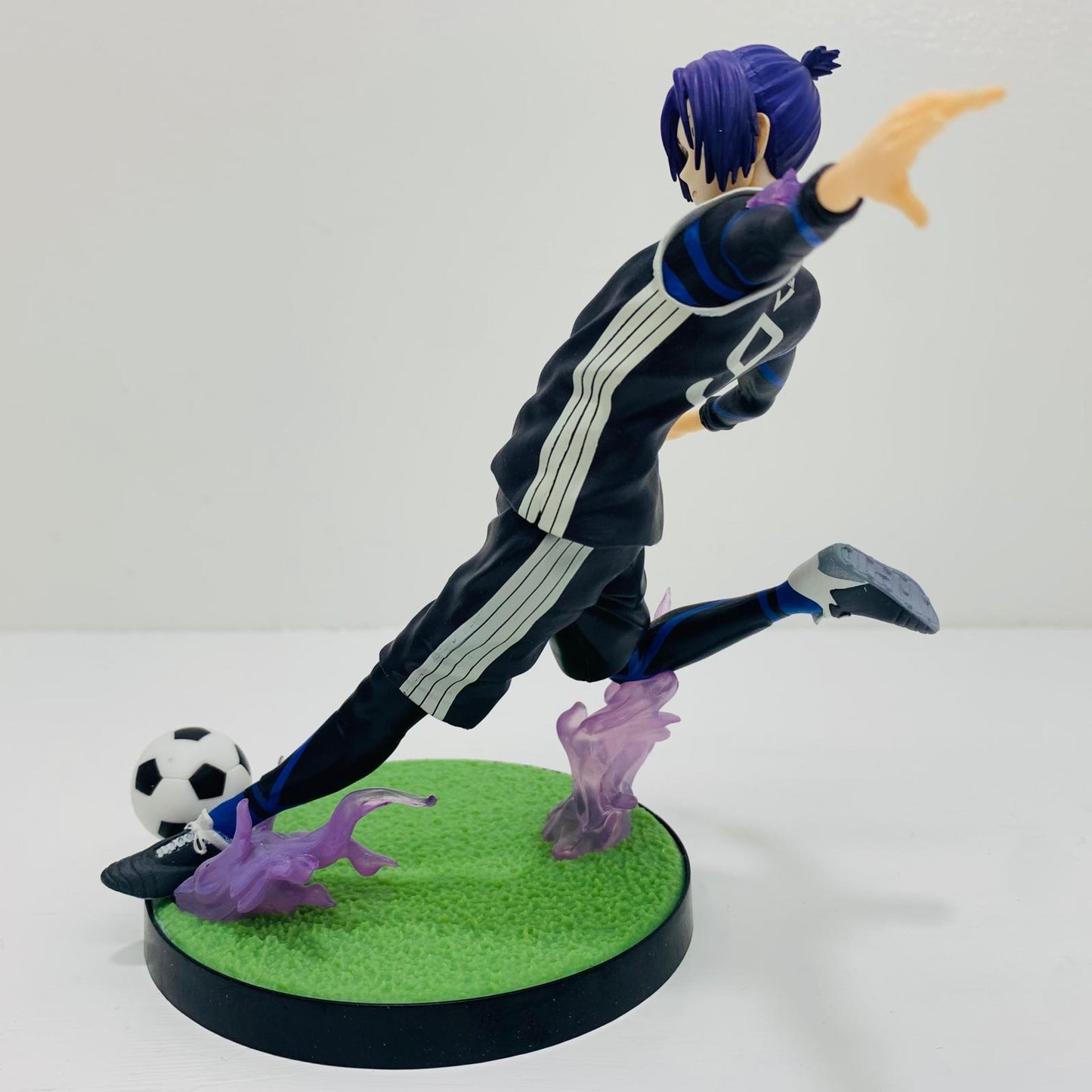 フィギュア D賞/御影玲王フィギュア「武器を持て破壊者(ストライカー)よ!!/一番くじブルーロック」 一番くじ D賞【フィギュア】【飾磨店】