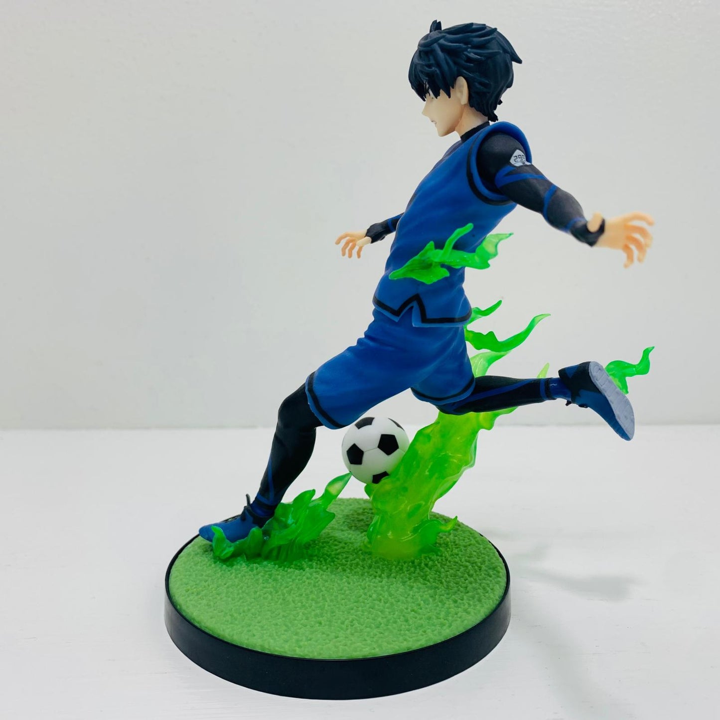 フィギュア A賞/潔世一フィギュア「武器を持て破壊者(ストライカー)よ!!/一番くじブルーロック」 一番くじ A賞【フィギュア】【飾磨店】