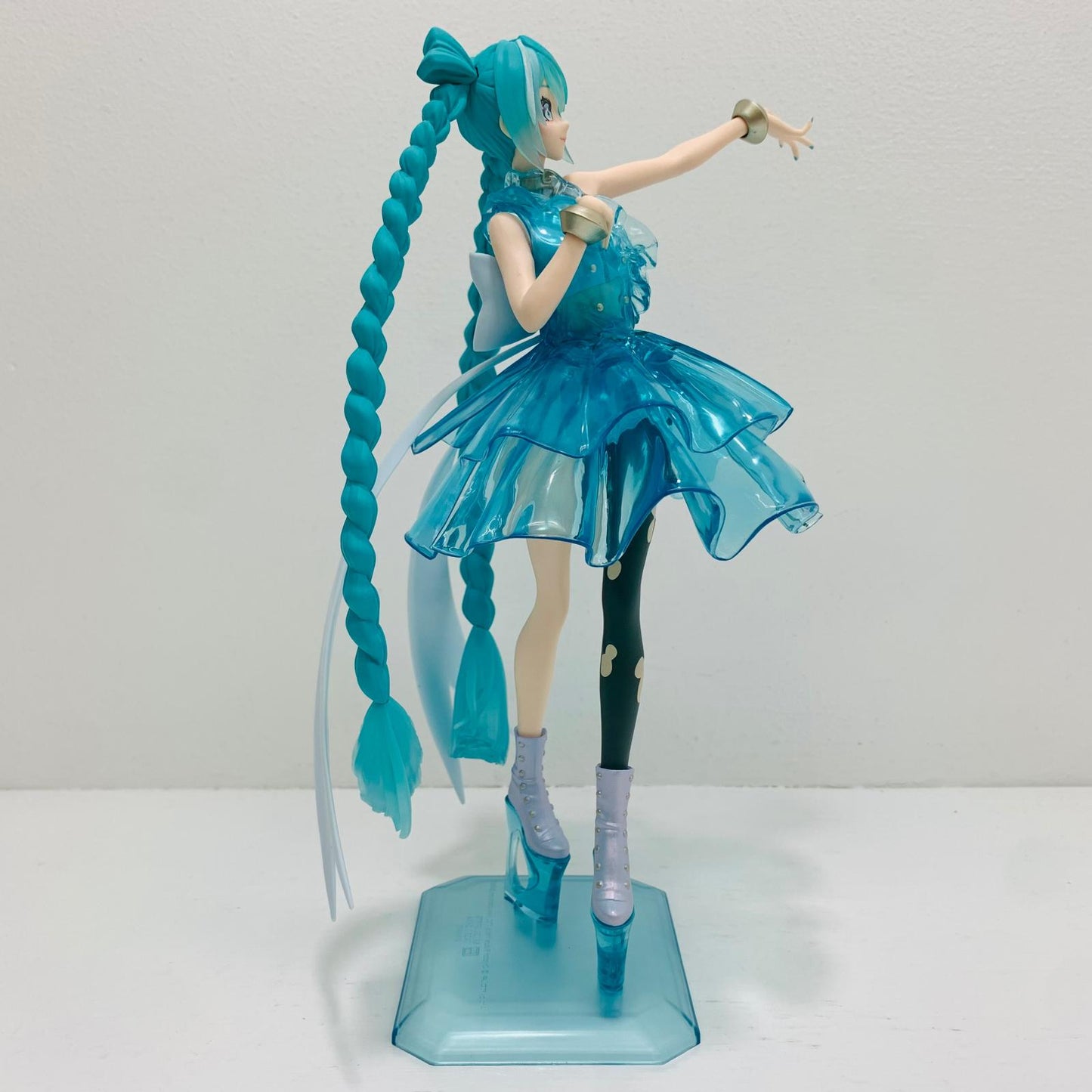 フィギュア 初音ミク-EmeraldGem-BANPRESTOEVOLVEClearluxeフィギュア「初音ミク」【フィギュア】【飾磨店】