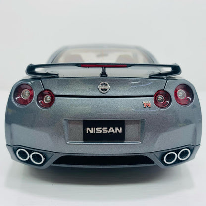 おもちゃ・玩具 1/18 NISSAN GT-R R35(グレイ) 「NISSAN MODEL CAR COLLECT【飾磨店】
