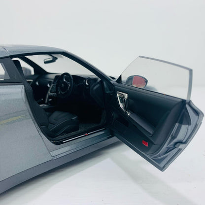 おもちゃ・玩具 1/18 NISSAN GT-R R35(グレイ) 「NISSAN MODEL CAR COLLECT【飾磨店】