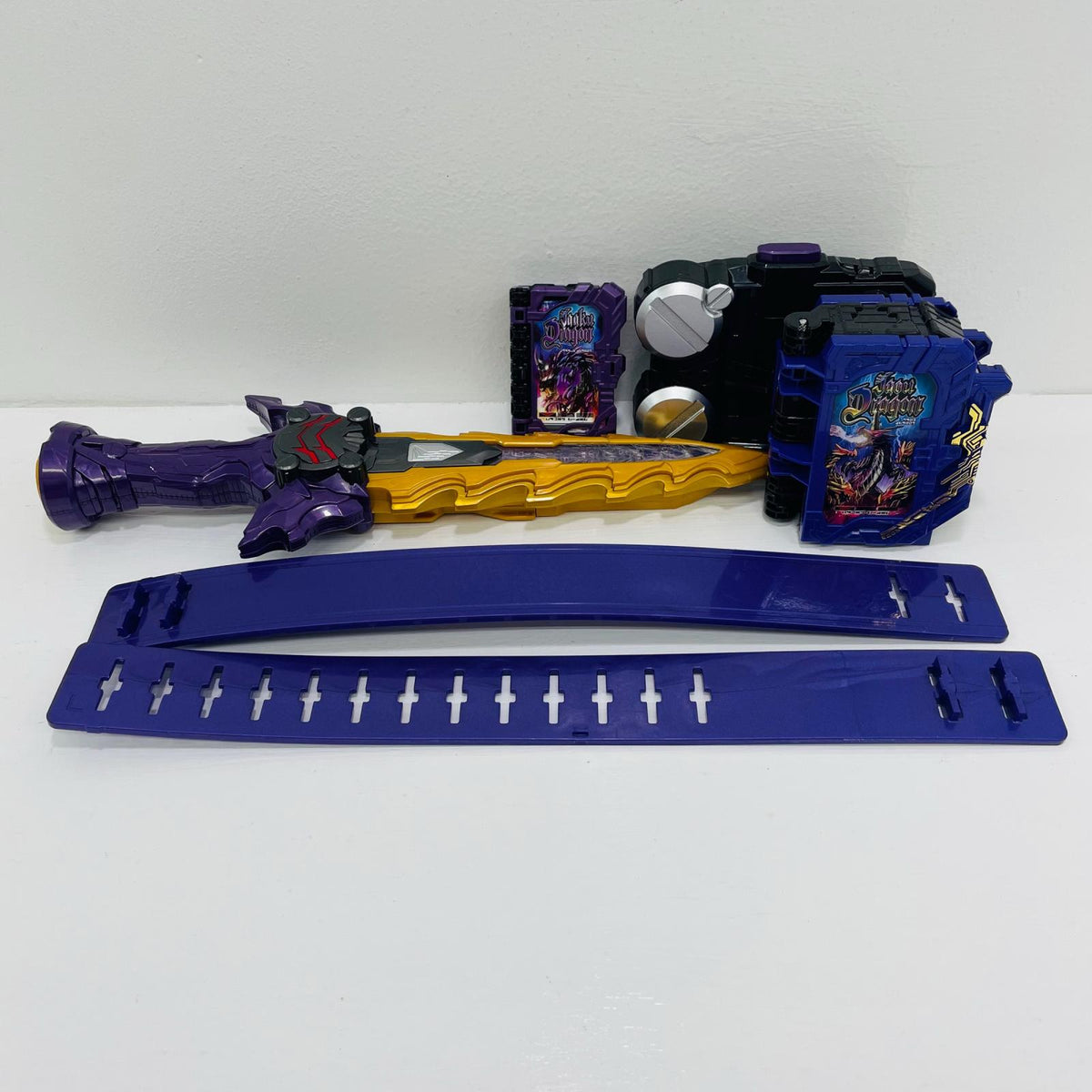 おもちゃ・玩具 変身ベルトDX闇黒剣月闇＆邪剣カリバードライバー仮面ライダーカリバージャオウドラゴン完全なりきりセット「仮面ライダーセイバー/聖刃」【飾磨店】
