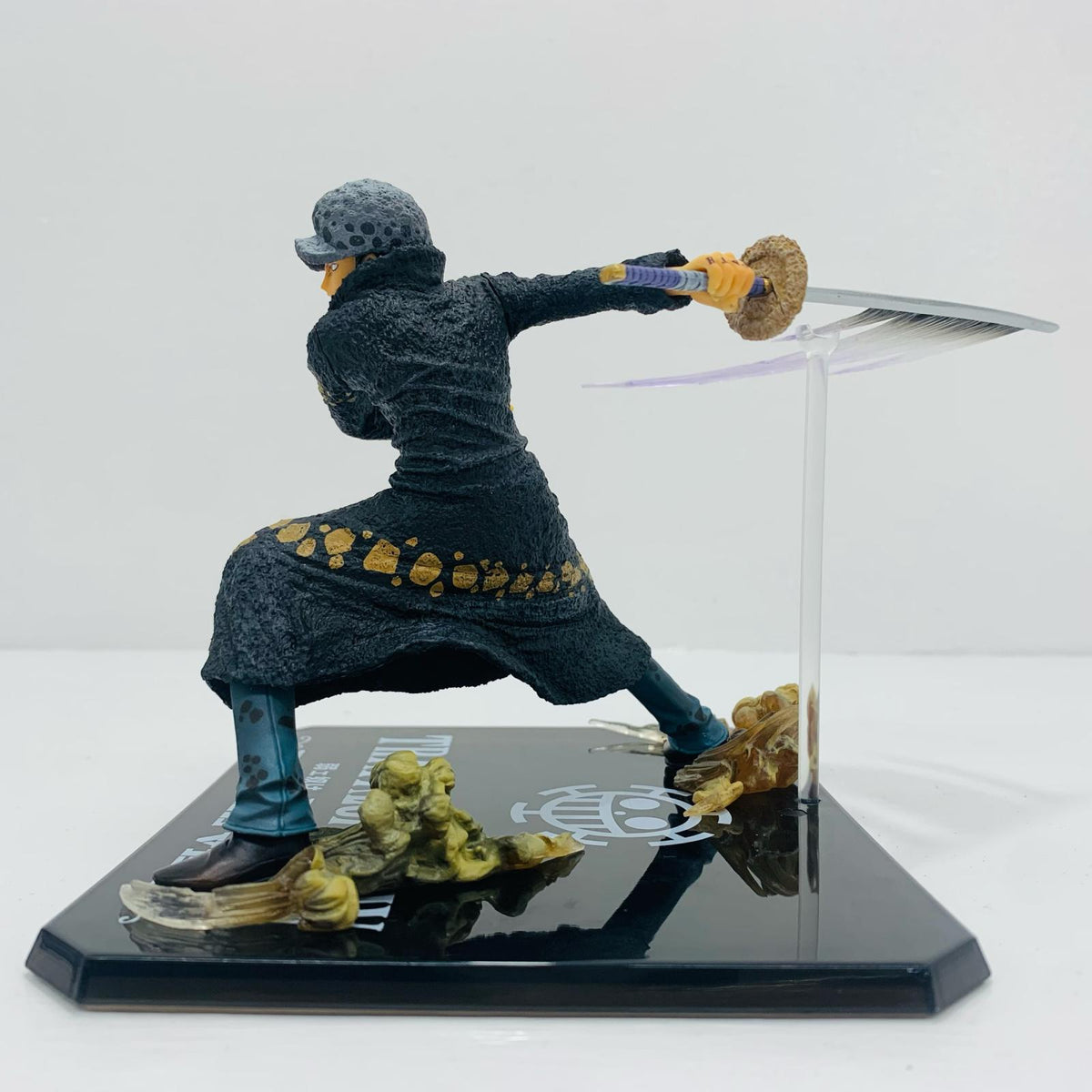 フィギュア フィギュアーツZEROトラファルガー・ロー-BattleVer.-「ワンピース」【フィギュア】【飾磨店】