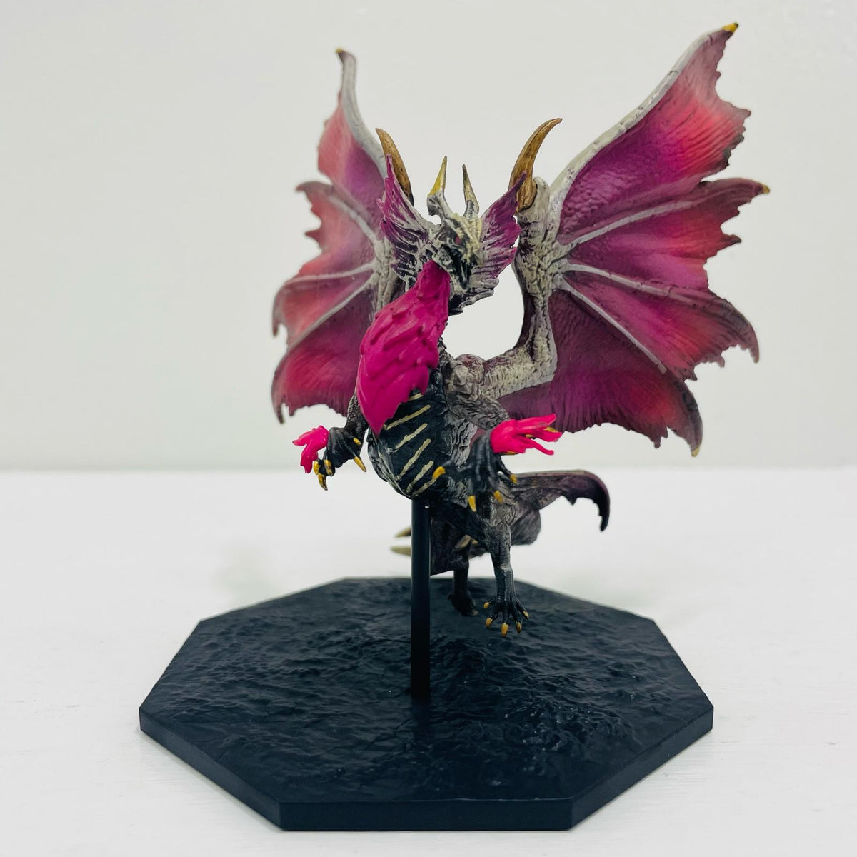 フィギュア 爵銀龍メル・ゼナ「モンスターハンター」カプコンフィギュアビルダーキューブ【フィギュア】【飾磨店】