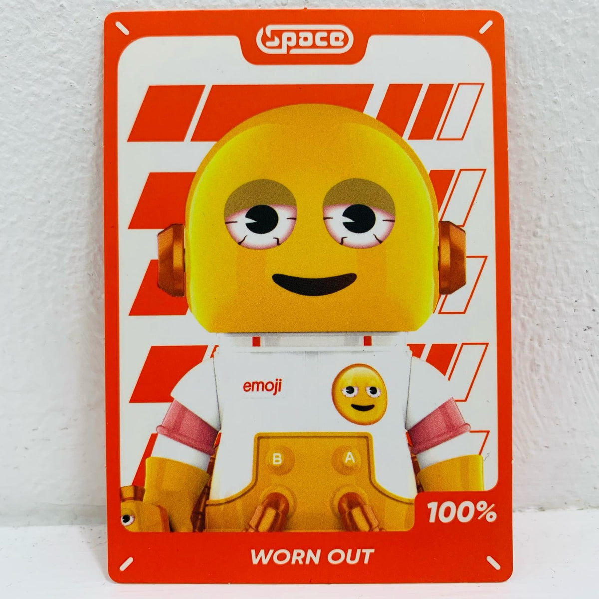 フィギュア WORN OUT 「POPMART MEGA SPACE MOLLY 100%×emoji シリーズ【フィギュア】【飾磨店】