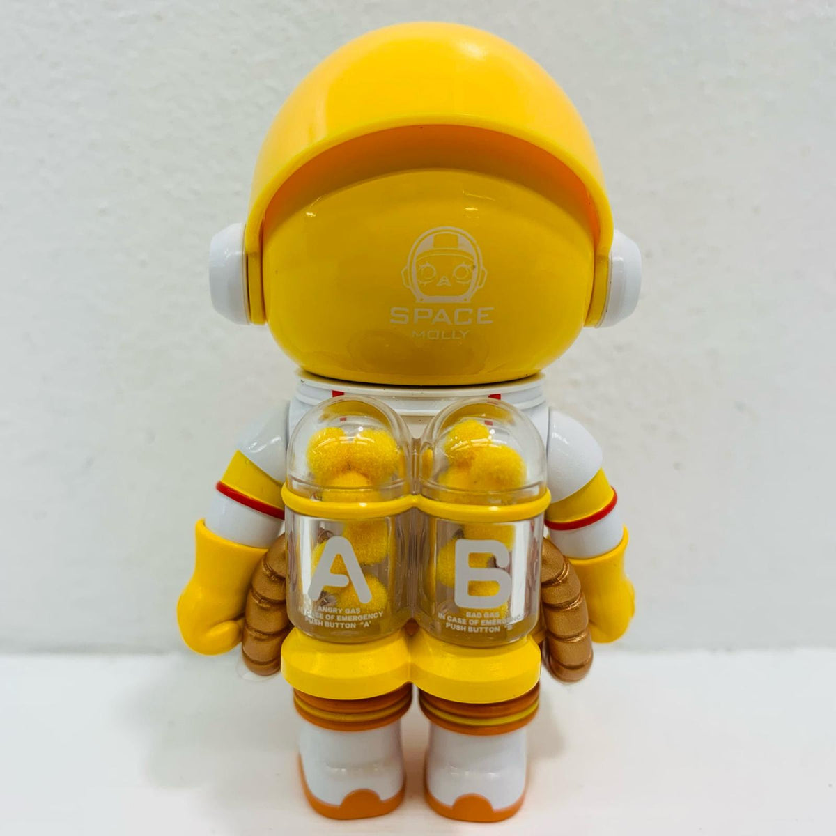 フィギュア PISSED OFF 「POPMART MEGA SPACE MOLLY 100%×emoji シリーズ【フィギュア】【飾磨店】