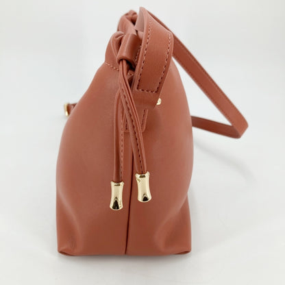 A.P.C | アーペーセー SAC NINON CROSSBODY BAG ショルダーバッグ PUAAT-F61583 オレンジ【イオン広店】