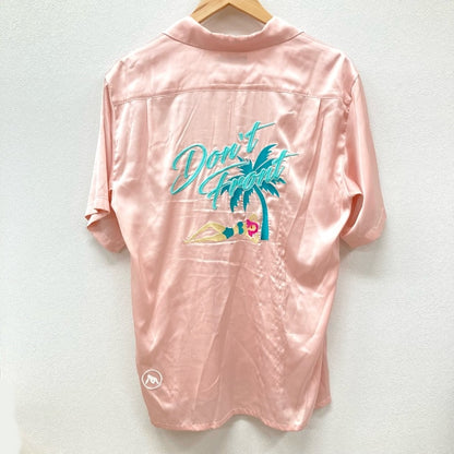 X-LARGE | エクストララージ S/S ACCIDENT SATIN SHIRT 半袖シャツ 01192404 ピンク サイズ：M【イオン広店】