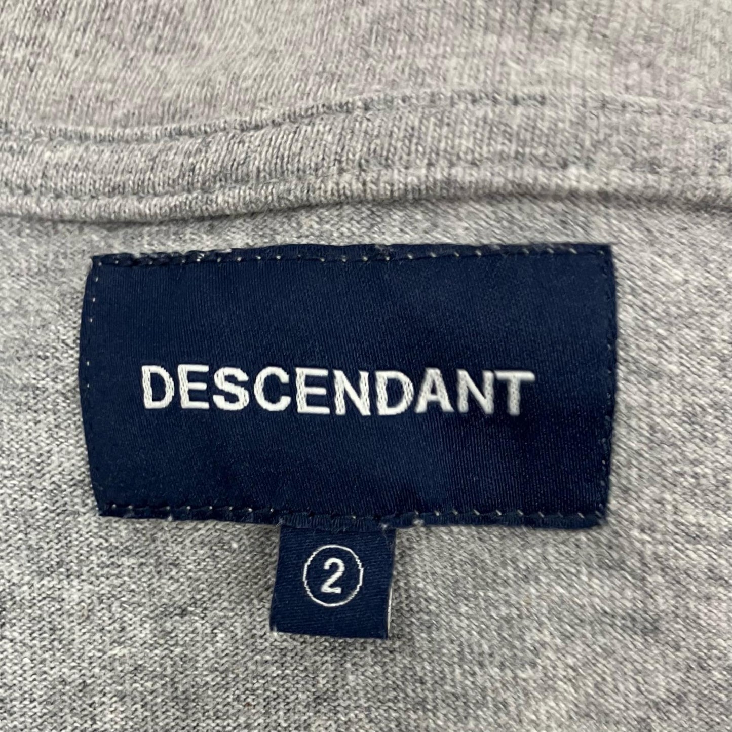 DESCENTE | デサント バックアーチロゴロンT 長袖Ｔシャツ グレー サイズ：2【イオン広店】