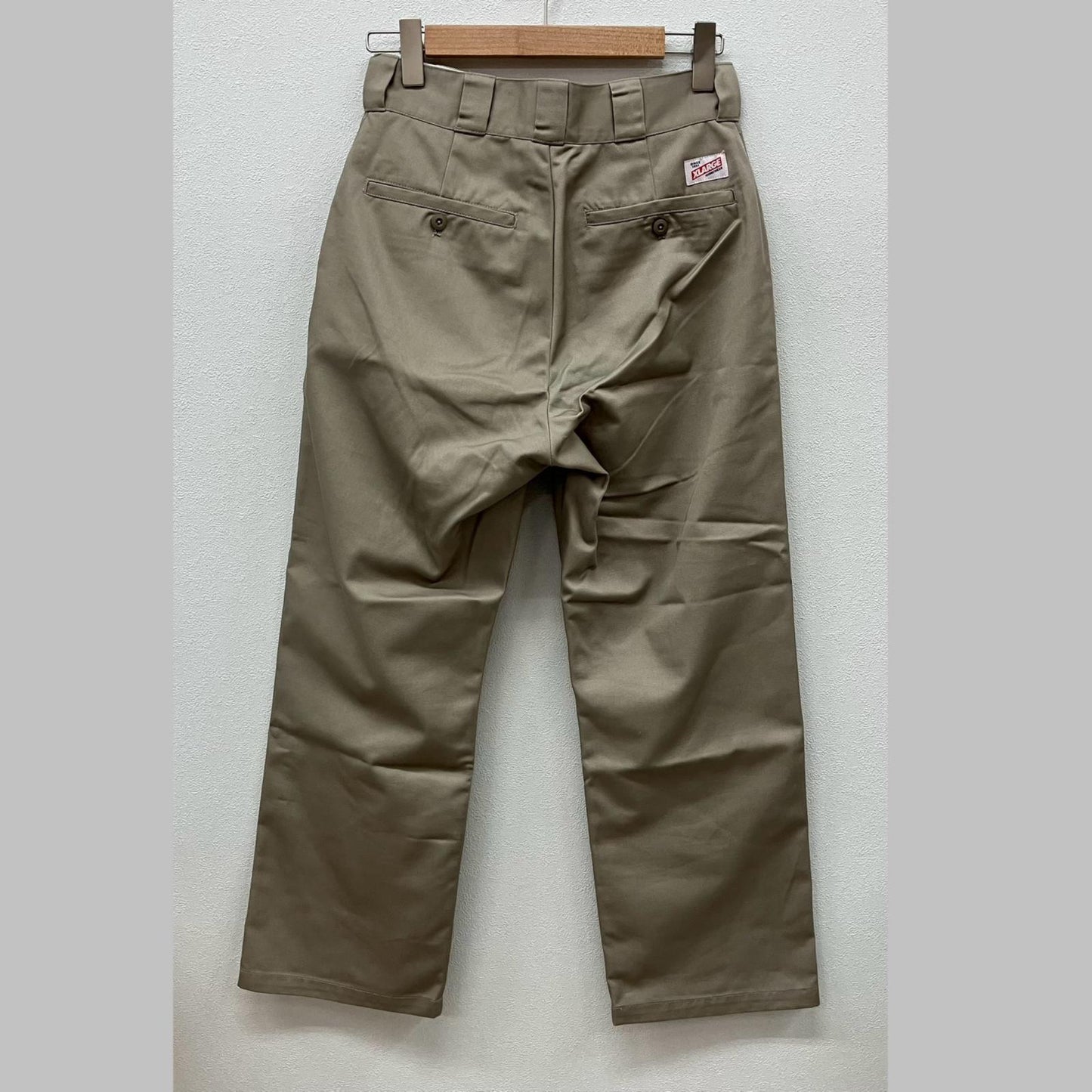 X-LARGE | エクストララージ TC WORK PANTS パンツ 101241031012 ベージュ サイズ：30【イオン広店】