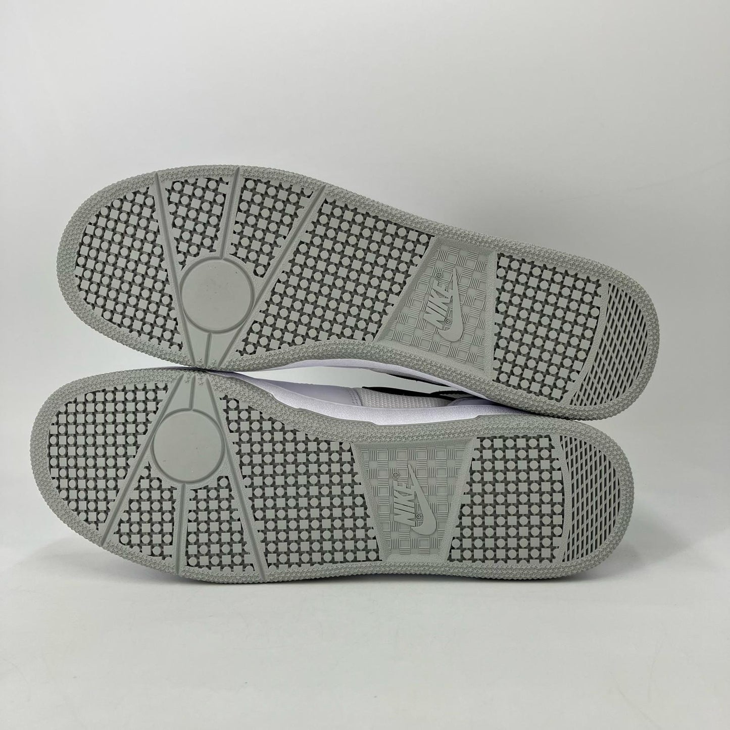 NIKE | ナイキ Attack QS SP スニーカー FB8938-101 ホワイト 29cm【イオン広店】